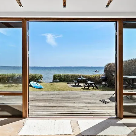 2 Bedroom Front In Casa de Férias *