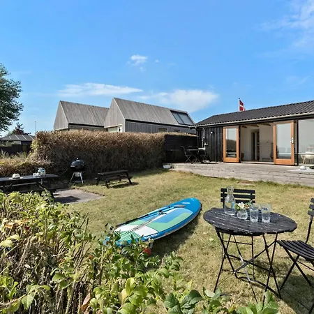 2 Bedroom Front In * Rønde