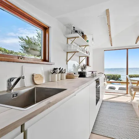 2 Bedroom Front In Casa de Férias Rønde