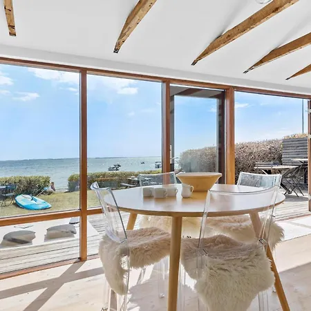 2 Bedroom Front In *