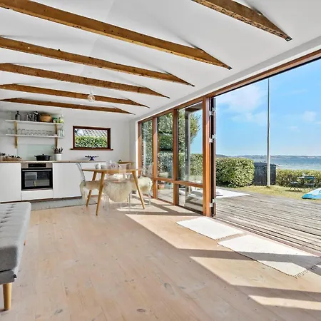 2 Bedroom Front In Casa de Férias *