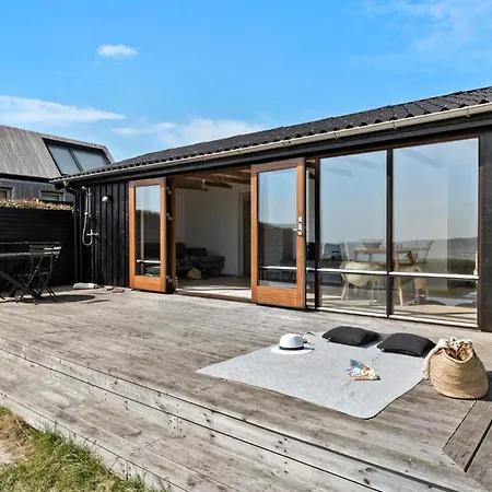 Casa de Férias 2 Bedroom Front In Rønde