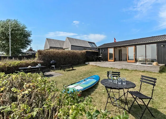 2 Bedroom Front In * Rønde